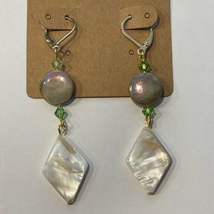 New handmade shell earrings